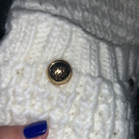 Michael Kors woven scarf with hand pockets - Picture 4 of 5